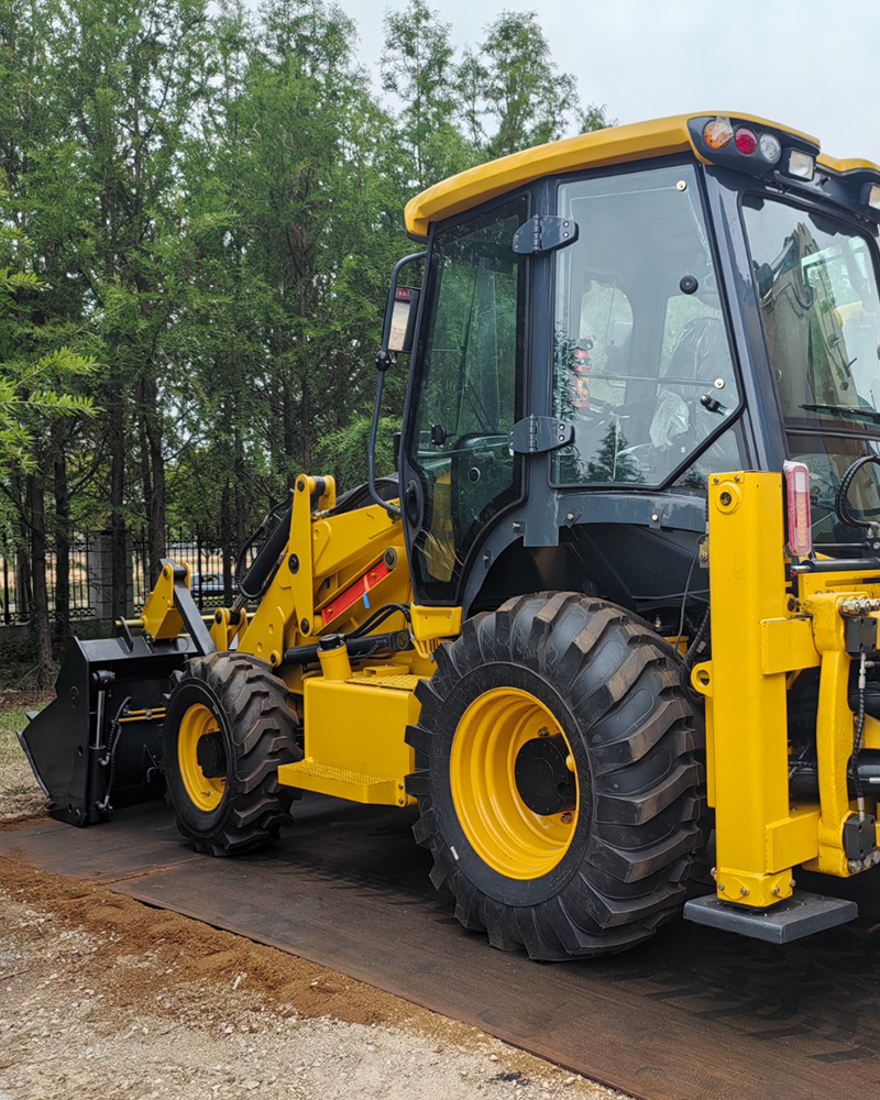 Buldoexcavator Optimal – 9 tone, nou