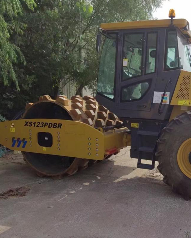 Compactor XCMG XS123, second-hand