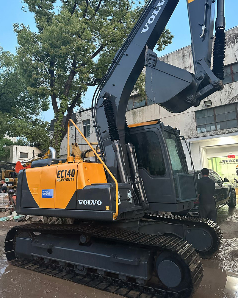 Excavator VOLVO 140, second-hand