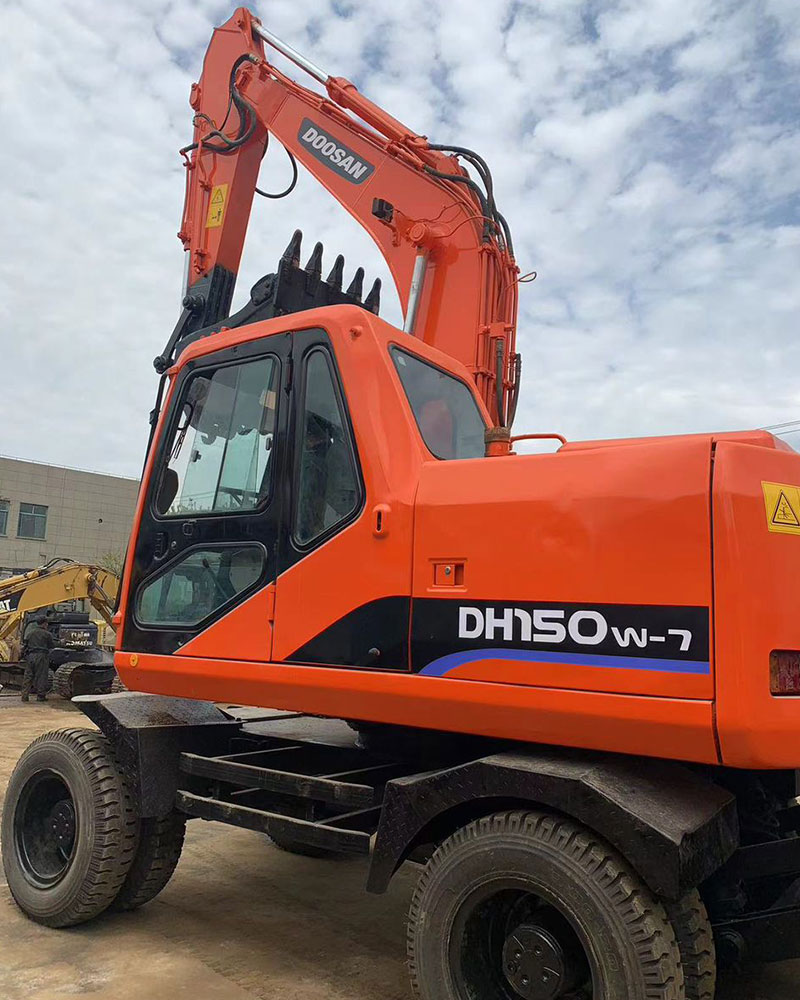 Excavator pe roti – Doosan DH150W-7, second-hand