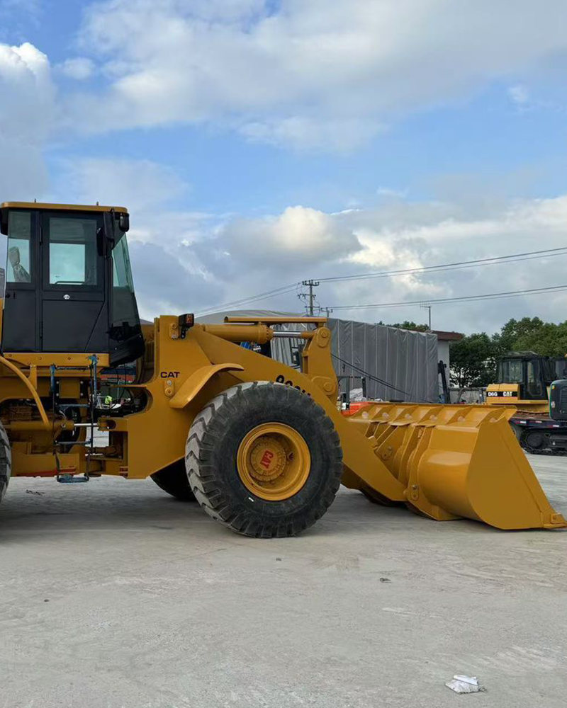 Încărcător Frontal Caterpillar 966H, second-hand