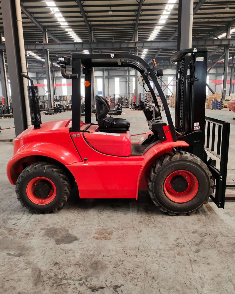 Stivuitor 4×4 pentru teren accidentat – motor diesel, nou